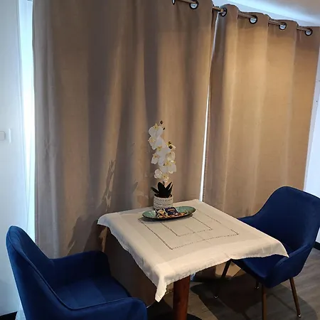 Apartment Meuble Avec Parking Tv Box Netflix Soyaux